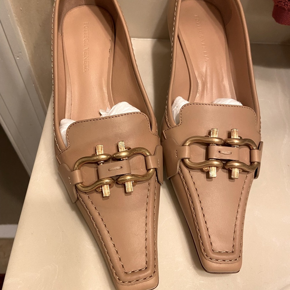 Bottega Veneta Square Toe Kitten-Heel Loafers pump - Picture 16 of 16